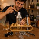 Ver imagem 3 de Kit Bartender Coqueteleira com Acessórios e Suporte de Bambu