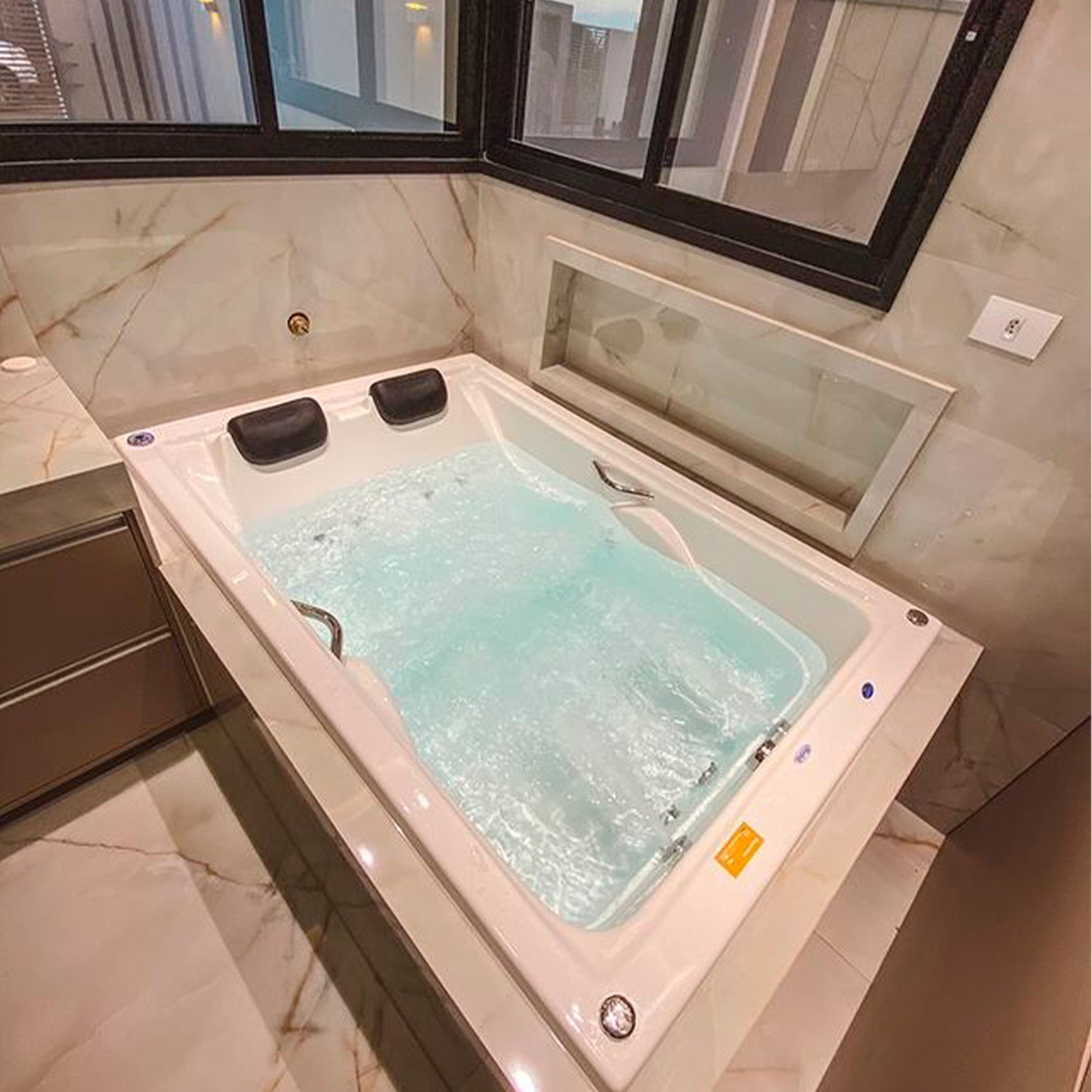 Banheira  Casal de  Hidromassagem  Roma  Elegance  175cm X 120cm X 50cm em Gel Coat  - 220V Mondialle - 9
