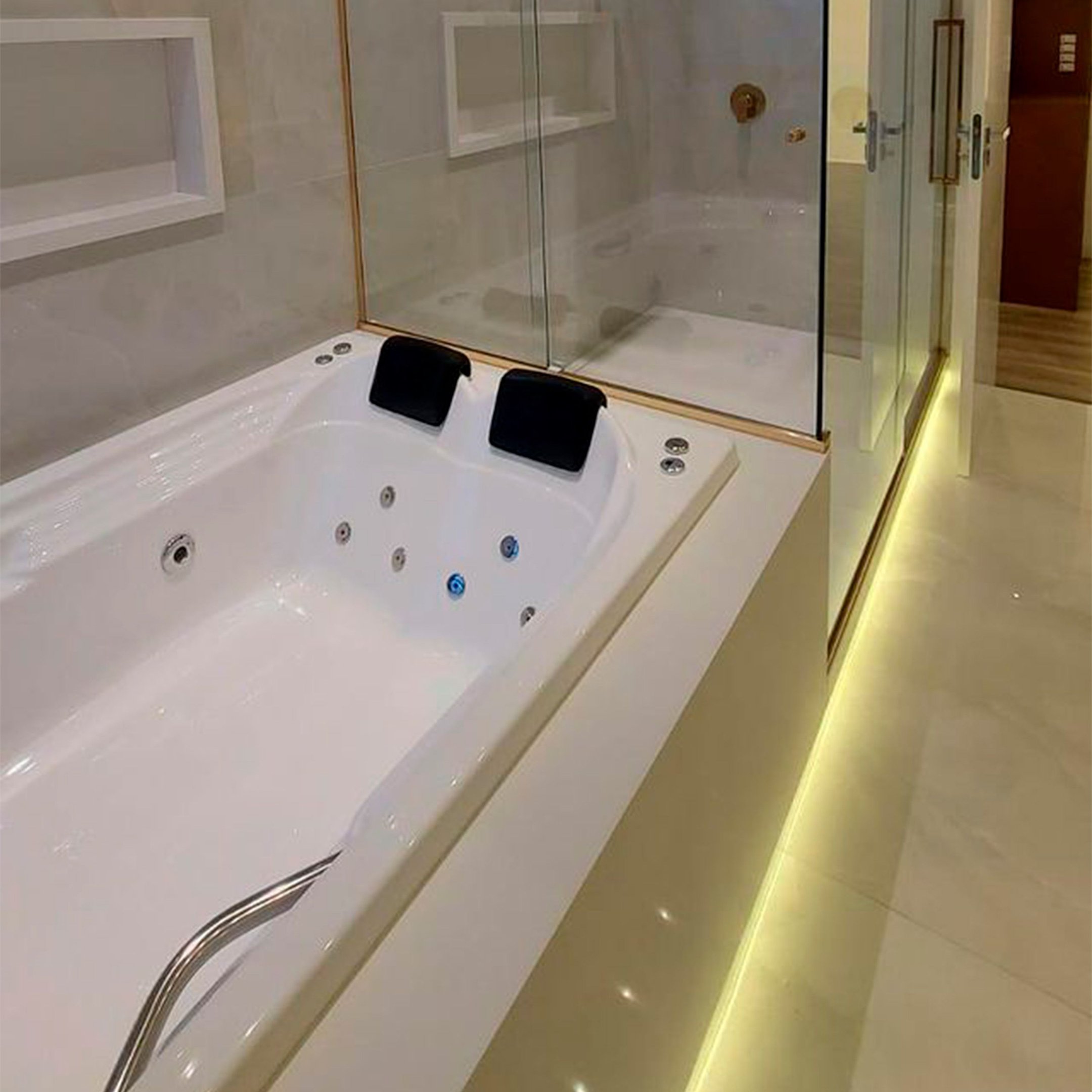 Banheira  Casal de  Hidromassagem Ascoli  Elegance 170cmx120cmx43cm em Gel Coat- 220V Mondialle - 11