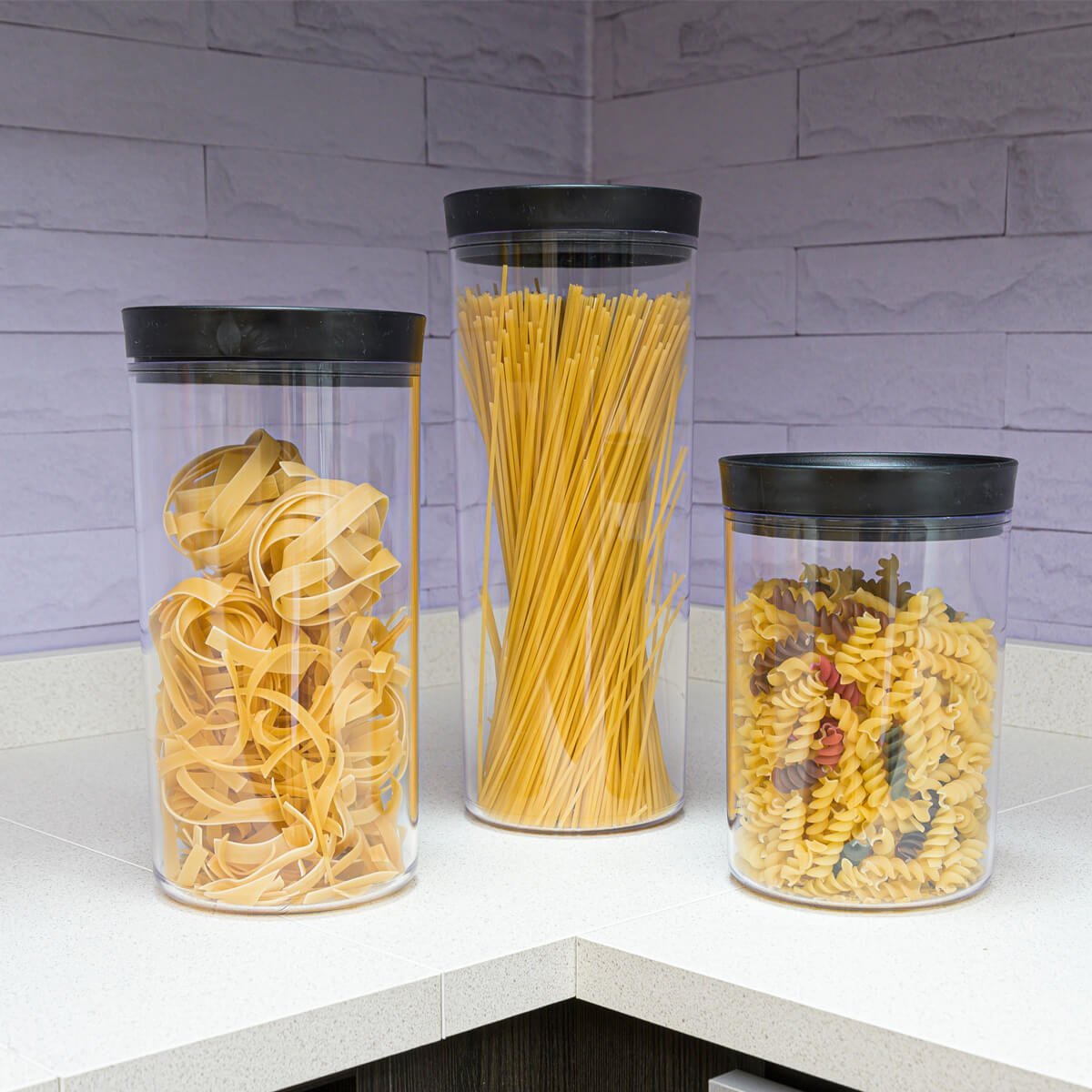 Conjunto de 3 Potes Herméticos de Plástico Com Tampa Uz 2L 1,9L 1,4L Preto - 6