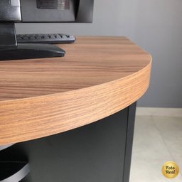 Mesa Executiva Premium para Escritório 4 Gavetas Elegante e Funcional - 11