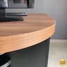 Mesa Executiva Premium para Escritório 4 Gavetas Elegante e Funcional - 11