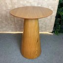 Ver imagem 2 de Mesa de Apoio Cone Laminada em Madeira Natural - Tampo 60 cm Altura 60 cm Personal Decor Design
