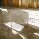 Ver imagem 2 de Puff Pelucia Redondo Lui Pé de Ferro Dourado Estofama