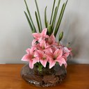 Ver imagem 1 de Arranjo Grande Centro de Mesa Lírio Rosa Artificial Completo