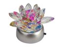 Ver imagem 1 de Enfeite Escultura de Vidro Flor de Lotus de 13cm com Base Espelhada Led Rgb Enfeite de Cristal Cor:c