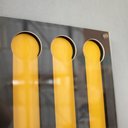 Ver imagem 4 de Porta Tampinhas Prego e Martelo: Design Moderno em MDF Amarelo com detalhe Preto e Acrílico- 50x24cm