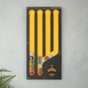 Ver imagem 1 de Porta Tampinhas Prego e Martelo: Design Moderno em MDF Amarelo com detalhe Preto e Acrílico- 50x24cm