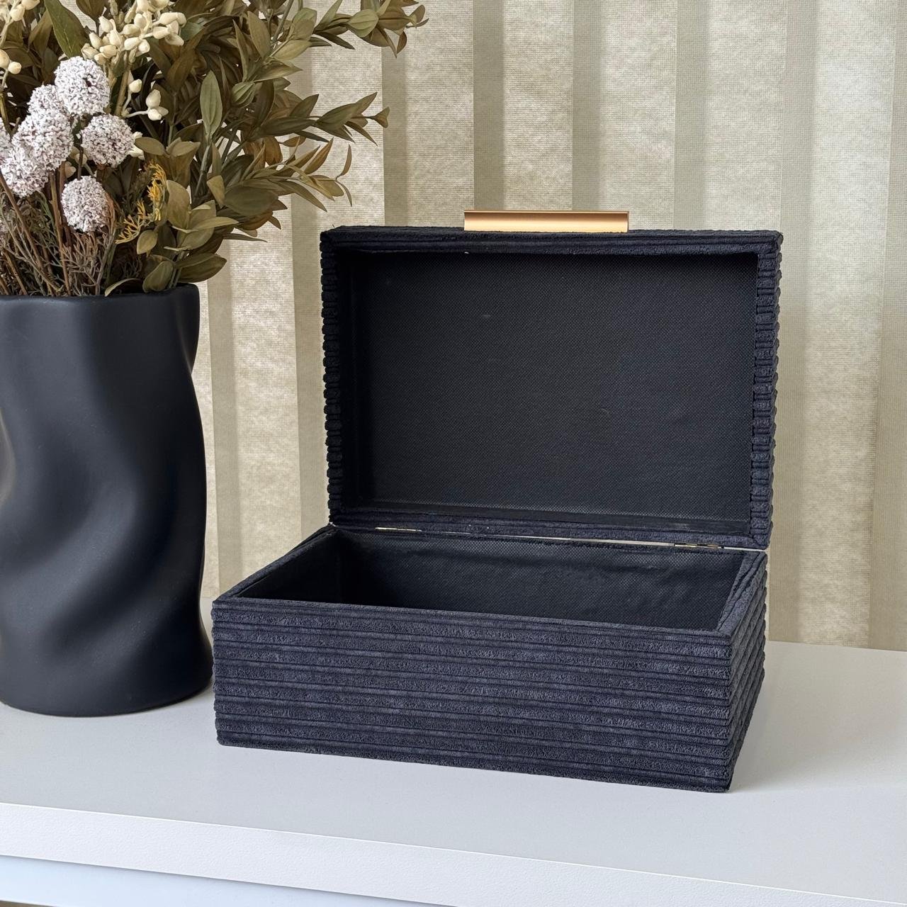 Caixa Decorativa com Revestimento em Veludo Preto 30cm - 2