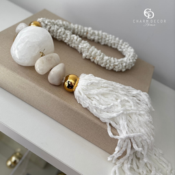 Acessório Decorativo Colar de Mesa Argola com Pedra Quartzo Branco e Dourado - 3