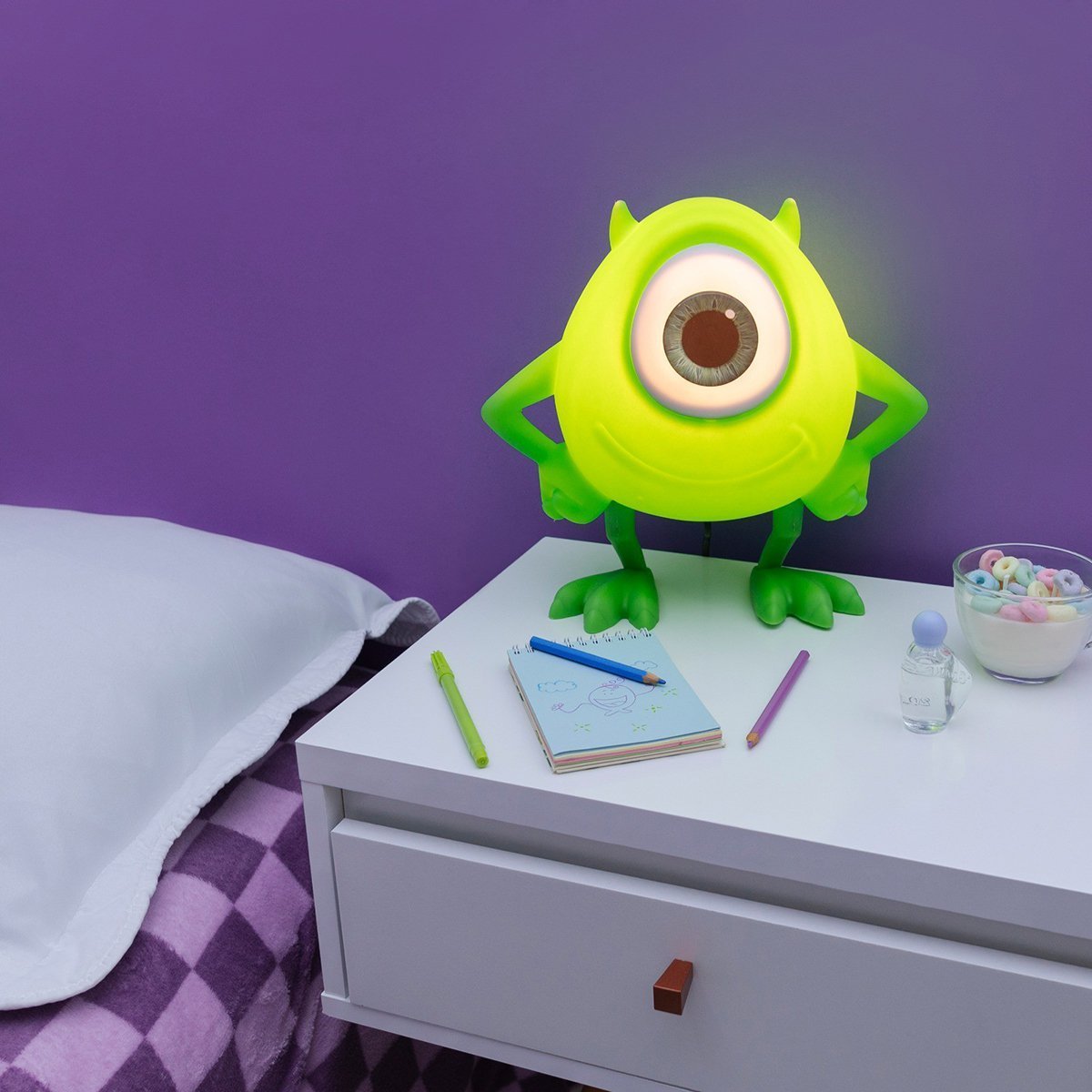 Luminária Mike Wazowski Monstros SA Abajur Mesa Disney - 4