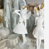 Escultura Decorativa Poliresina Fada Branco e Dourado 24,5x12x9cm - 2