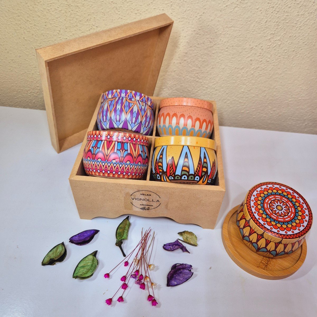 Kit 4 Velas Aromáticas em Latas 90gr com Caixa de Madeira - 4