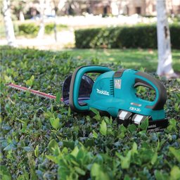 Aparador de Cerca Viva Arbustos 550mm Potência 320w com Resistência Água e Poeira Duh551z Makita - 2