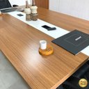 Ver mais imagens de Mesa de Reunião 6 Lugares com Caixa de Tomada Tampo em Tamburato Marrom/Freijó/Branco Artany