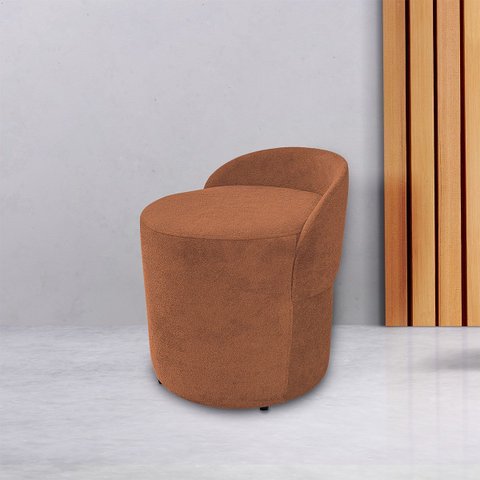 Puff Decorativo com Encosto Forma Orgânica Bouclé Yuri