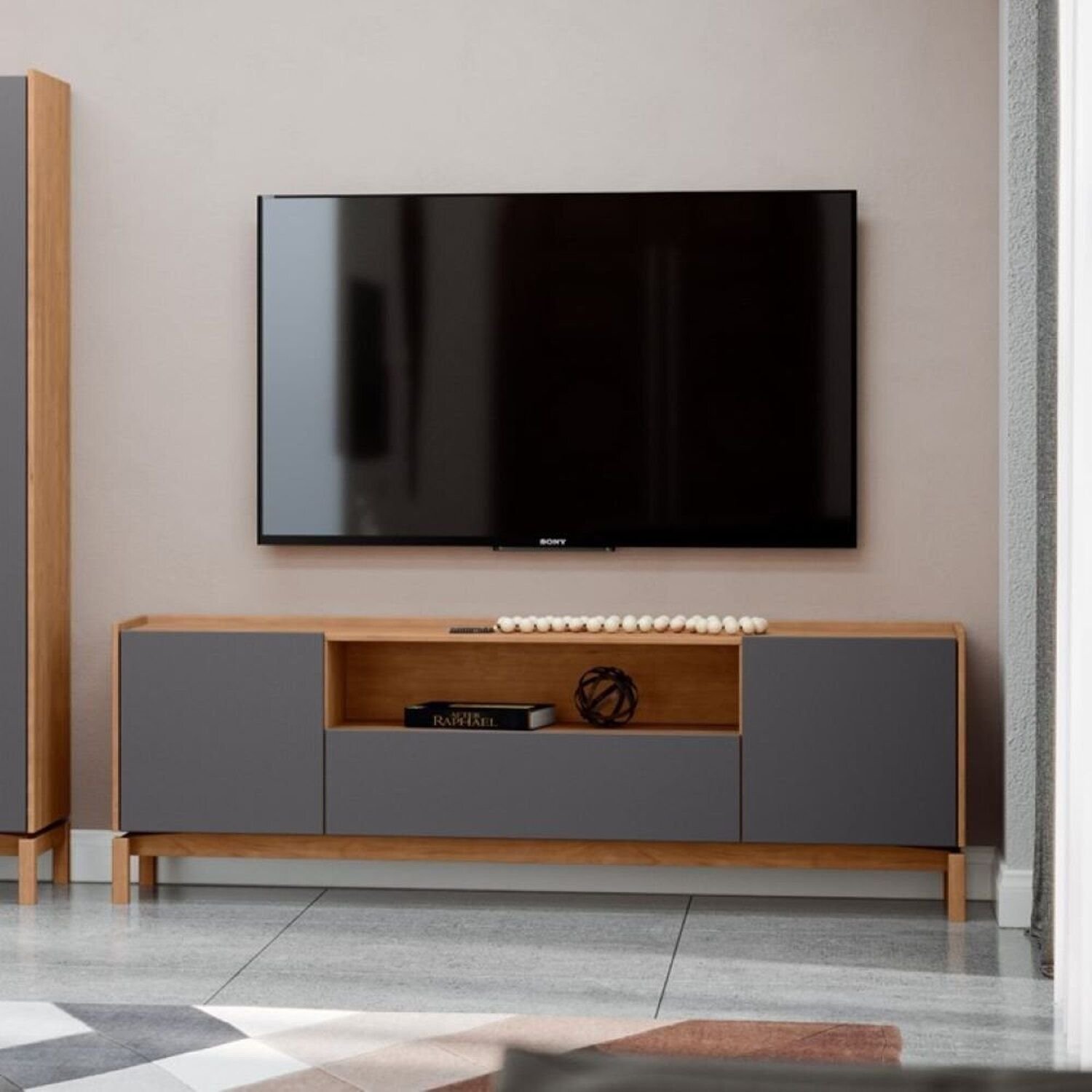 Rack para TV até 50 Polegadas em Madeira Maciça e MDF com Nicho Barcelona