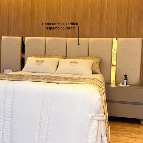 Cabeceira Estofada em Linho com Espelho Dourado