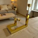 Ver imagem 2 de Candelabro Decorativo Geométrico em Metal Dourado