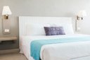 Ver imagem 2 de Cabeceira Cama King Ripada MDF Modular 90x198cm sem Furos 3M:Branco