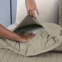 Ver imagem 6 de Kit Colcha Cobre Leito Matelado Casal Queen Size 3 Peças Copacabana 300 Fios Cáqui