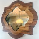 Ver imagem 4 de Espelho Decorativo Moldura Madeira Pegui Cambridge 85 cm:Marrom