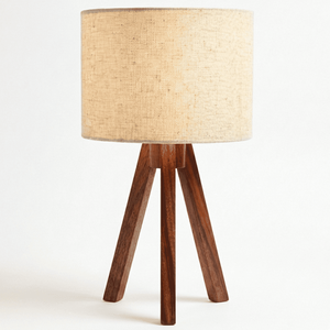 Abajur de Mesa com Tripé de Madeira e Cúpula Cáqui - Licht Haus