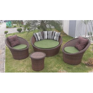 Conjunto Chaise Orbit em Fibra Sintética + 2 Poltronas Bola + Mesa Centro