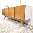 Ver imagem 4 de Balcão Buffet Aparador Lenny 184 Cm 4 Portas Laca com Pés em Madeira