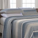 Ver imagem 2 de Kit Cobre Leito Solteiro Com Fronha 2 Peças Tecido Piquet Algodão Listrado Azul Marinho e Palha