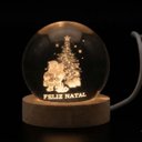 Ver imagem 1 de Enfeite Luminoso de Natal: Esfera de Vidro LED USB com Base de Madeira - Decoração Elegante de Mesa: