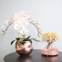 Ver imagem 6 de Arranjo de Flor Artificial com Três Orquideas de Silicone Branca no Vaso Rose Gold