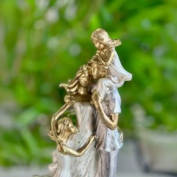 Escultura Familia Casal com Suas Filhas - 4