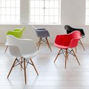 Ver imagem 6 de Kit 4 Cadeiras Charles Eames Eiffel Daw com Braços - Base de Madeira Clara - Branco