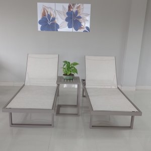 Combo Ipanema - Duas Espreguiçadeiras com Mesa de Apoio MÓVEIS E LAZER