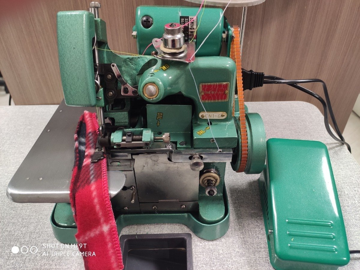 Máquina de Costura Overlock Caseira Completa 220v - 2