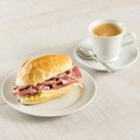 Ver imagem 2 de 24 Xícaras com Pires 80ml Porcelana Branca Café Capri Germer Mesa Posta