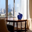 Ver imagem 4 de Escultura Romance Azul Royal de Cerâmica Enfeite de Mesa para Decoração de Sala