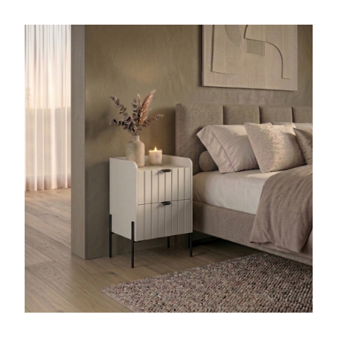 Mesa de Cabeceira Moriah Off White Ambiente Luxuoso MDF Laqueado Industrial Pés Ferro Preto