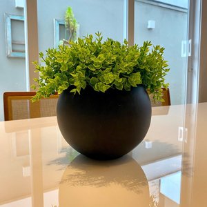 Arranjo Centro de Mesa Vaso Preto Verdinho Artificial Completo Decore Fácil Shop