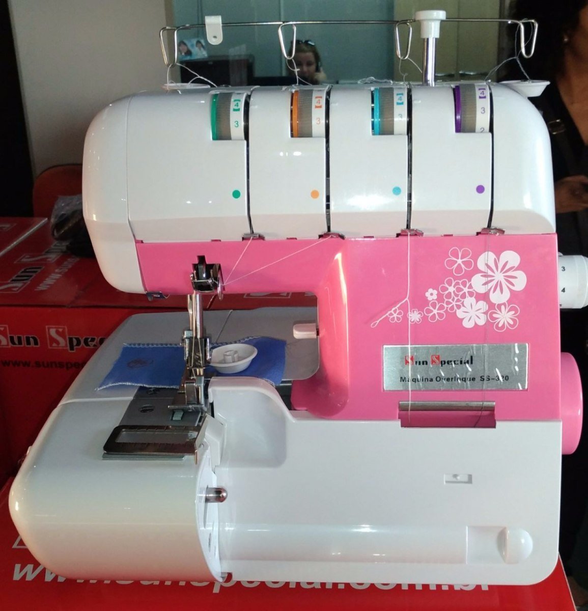 Máquina de Costura Doméstica Overloque Ss-320 Rosa- 220v - 2