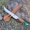 Ver imagem 4 de Faca Artesanal Forjada Integral Churrasco Pena Folha Inox 420c Cabo Híbrido Madeira e Resina Verde