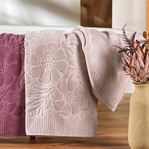 Toalha de Banho Velvet Flower Rosa Secrets 68x1,40m