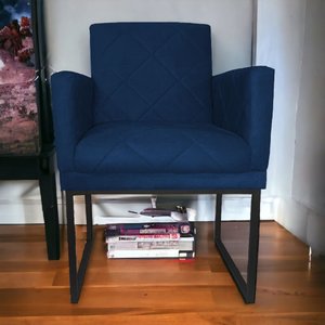 Poltrona para Sala Cadeira Estofada Escritório Recepção Luxuosa Decorativa:suede Azul Marinho