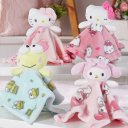 Ver imagem 5 de Naninha na Caixinha Turma da Hello Kitty 25x25cm My Melody