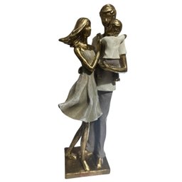 Escultura Familia Decorativa em Resina Pai Mãe e Filho - 4