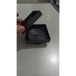 Ralo Invisível 10x10 Preto Banheiro modelo Porcelanato Colar Piso - Ficone Reis - 4