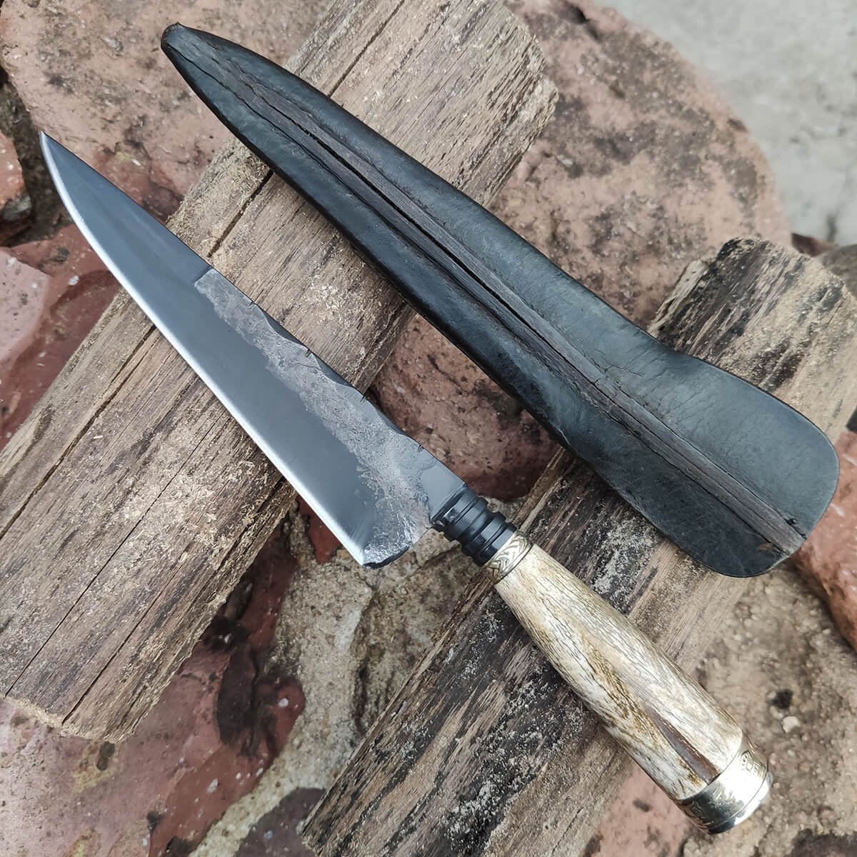 Faca Integral Cabo Especial Osso com Anilina 6' Forjada Aço Carbono 5160 Oxidada 6mm - 7