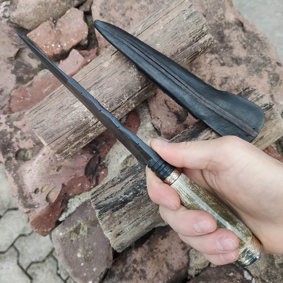 Faca Integral Cabo Especial Osso com Anilina 6' Forjada Aço Carbono 5160 Oxidada 6mm - 4