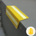 Ver imagem 3 de FITA SINALIZADORA DE DEGRAU ESCADA 7X3CM S/ADESIVO 100PÇS